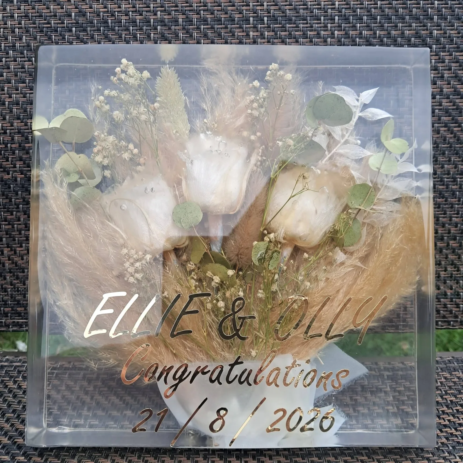 Preserving real flowers in Epoxy resin
